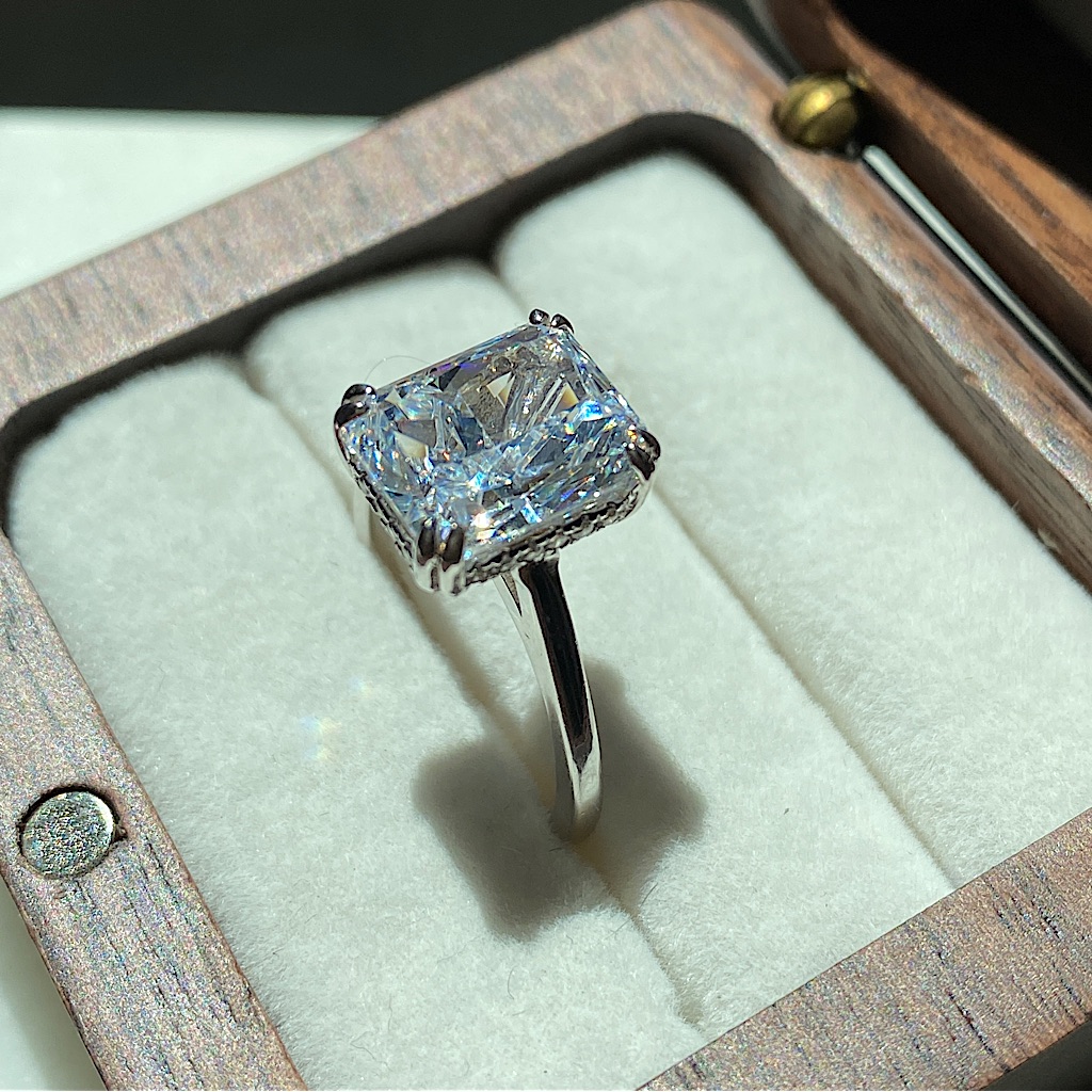 32 Ct 18k White Gold Filled Sterling Silver Ring